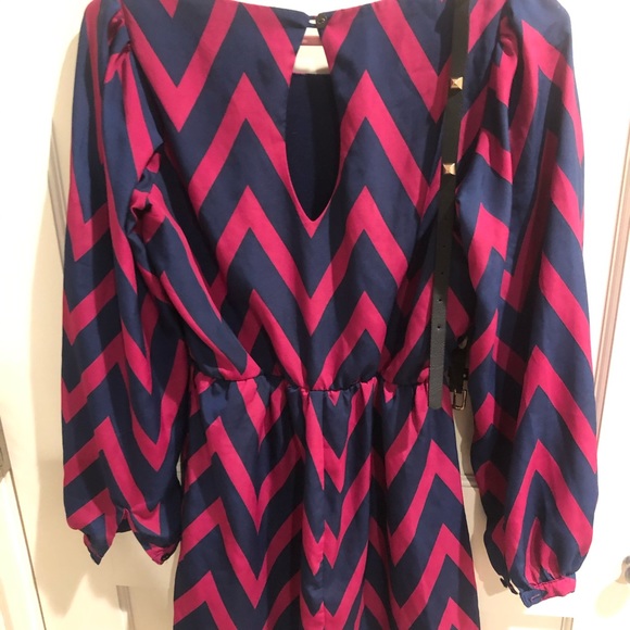 Simple, flowy dress, comes with studded belt! - Picture 3 of 3